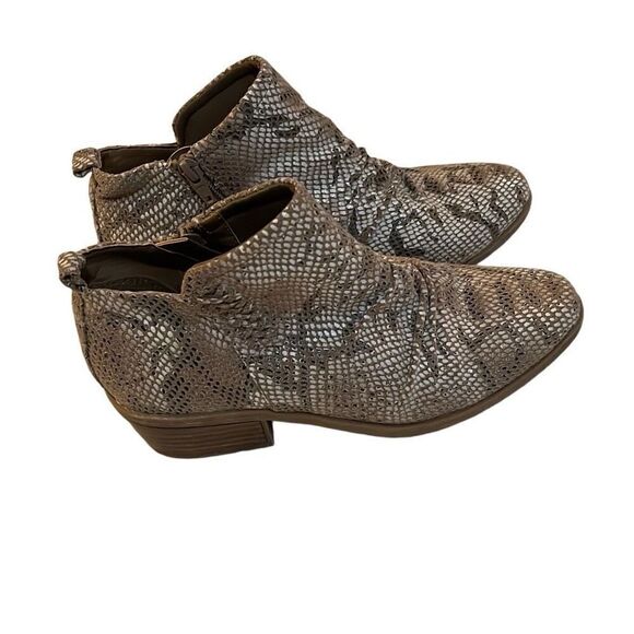 Ladies Baretraps Booties - Picture 4 of 9